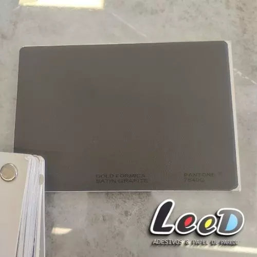 Papel de Parede Adesivo Fórmica Satin Grafite – Vinílico Lavável (122cm de Largura | Venda por Metro)